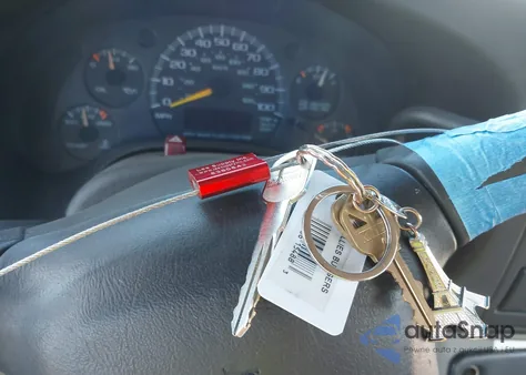 2001 Chevrolet Express from USA, damaged, VIN 1GCHG35R511140368